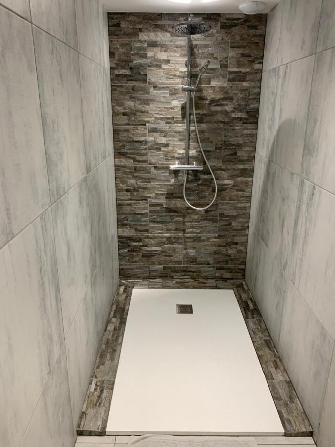 فيلا Le Relais De La Fontaine & Jacuzzi Montcornet  المظهر الخارجي الصورة